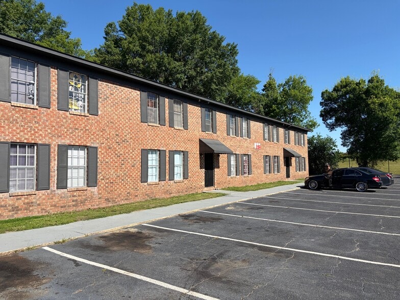 More Photos Of 3815-3823 Baker Plaza Dr, Columbus Apartments For Sale