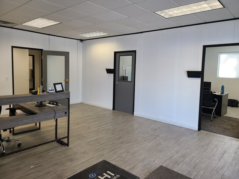 More Photos Of 5001 S Commerce Dr, Murray Warehouse For Lease