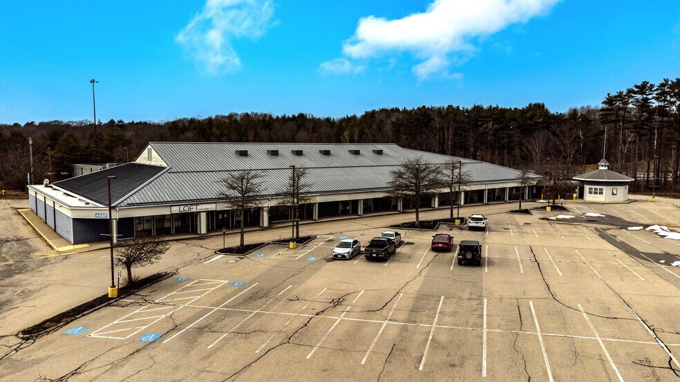 Primary Photo Of 283 US Route 1, Kittery General Retail For Lease