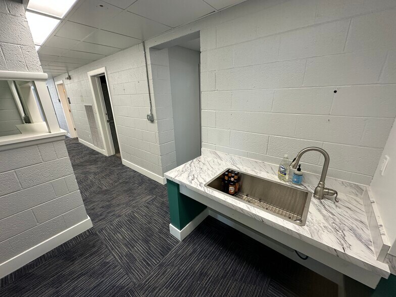 More Photos Of 519 E Walnut St, Springfield Office Residential For Sale