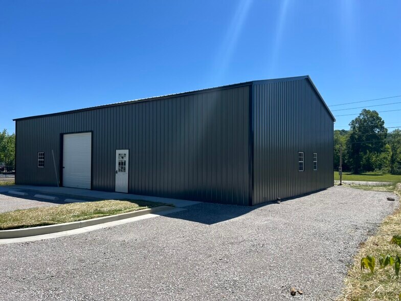 More Photos Of 3119 N Hawthorne St, Chattanooga Mixed Retail For Lease