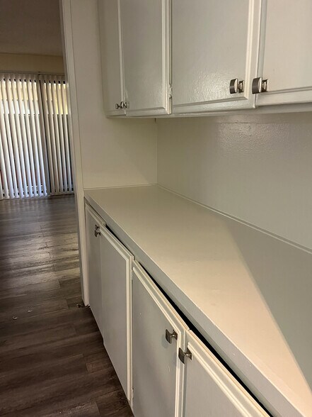 More Photos Of 13956 Vanowen St, Van Nuys Apartments For Sale