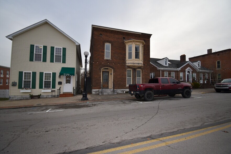 Primary Photo Of 321 S Main St, Harrodsburg Apartments For Sale
