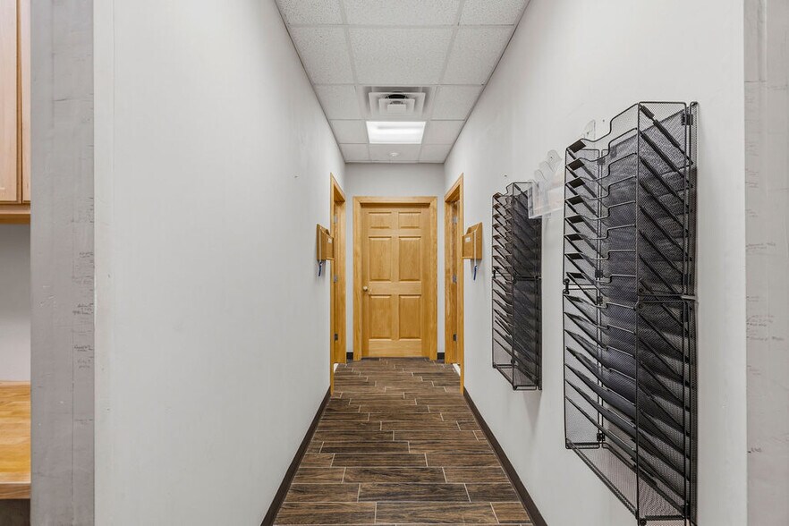More Photos Of 4519 Military Rd, Niagara Falls Medical For Lease