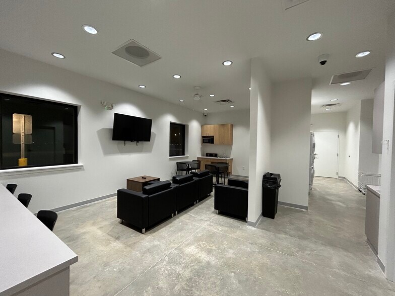 More Photos Of 6600 Lancer Blvd, San Antonio Land For Lease