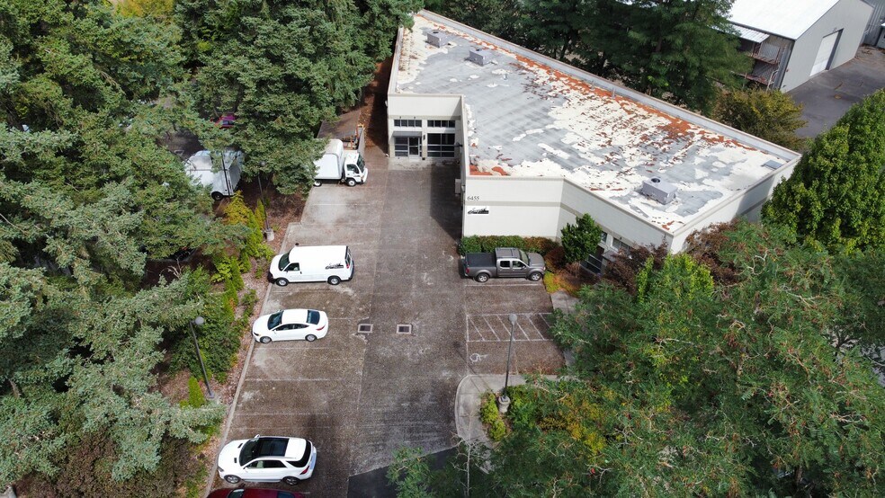 More Photos Of 6455 Lakeview Blvd, Lake Oswego Flex For Lease