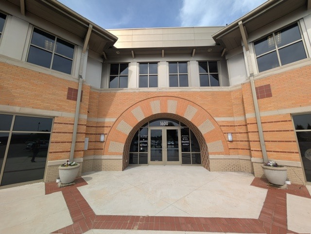 More Photos Of 1600 E Beltline Ave NE, Grand Rapids Storefront Retail Office For Lease