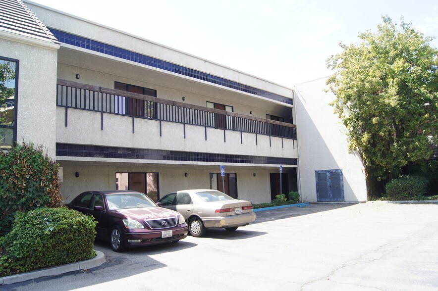 More Photos Of 715 N Arrowhead Ave, San Bernardino Coworking Space