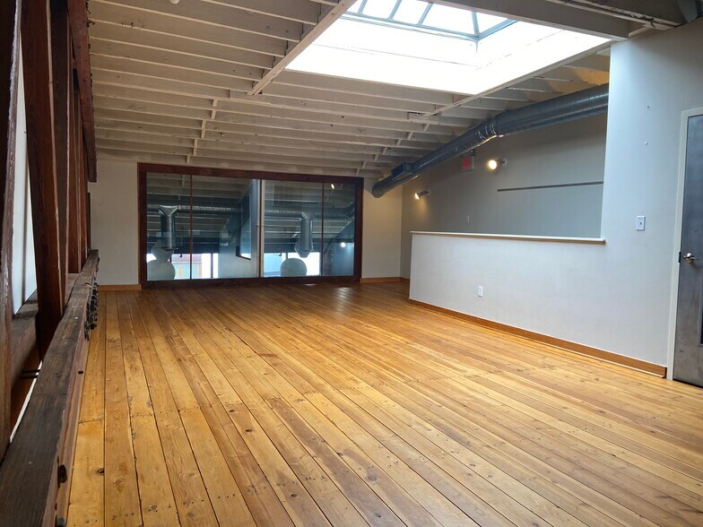 More Photos Of 10 Lackawanna Plz, Montclair Storefront Retail Office For Lease