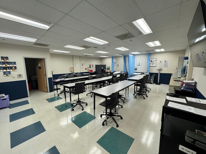 More Photos Of 2140 S Cobb Dr, Smyrna Office For Lease