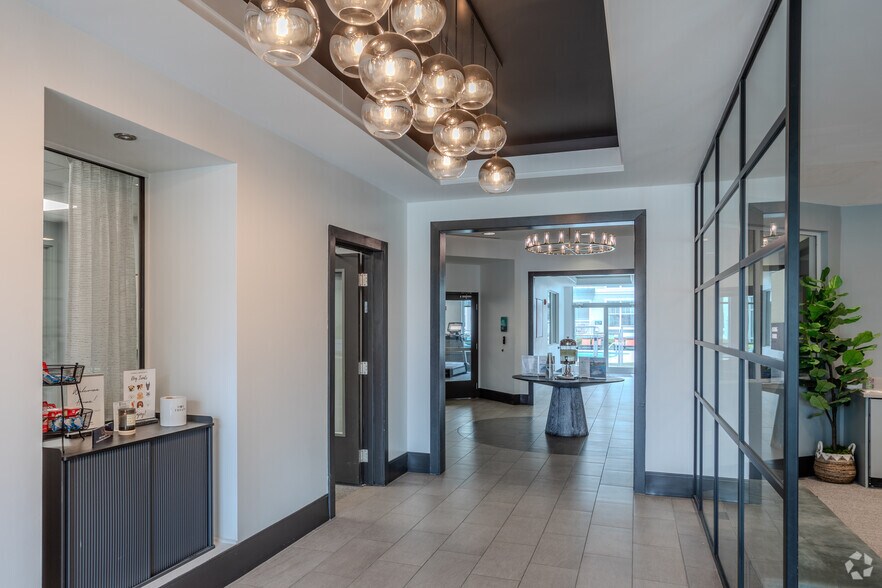 More Photos Of 900 E Six Forks Rd, Raleigh Apartments For Lease