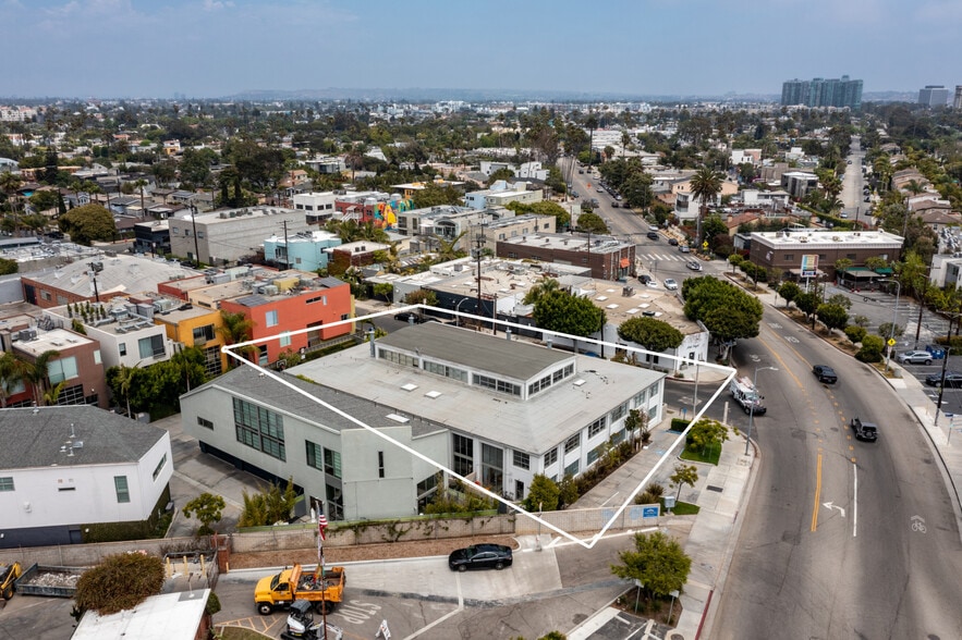 More Photos Of 2100 Abbot Kinney Blvd, Venice Office For Lease