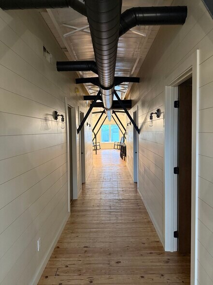 More Photos Of 112 1st St, Perrysville Flex For Lease