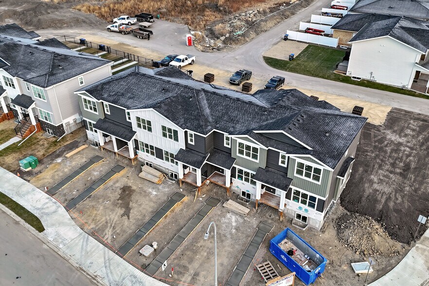 More Photos Of 22 Grayhawk Blvd, Sylvan Lake Apartments For Sale