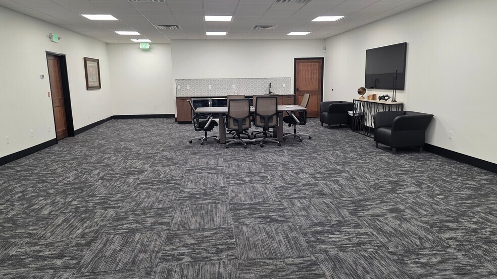 More Photos Of 1570 Elk Creek Dr, Idaho Falls Office For Lease