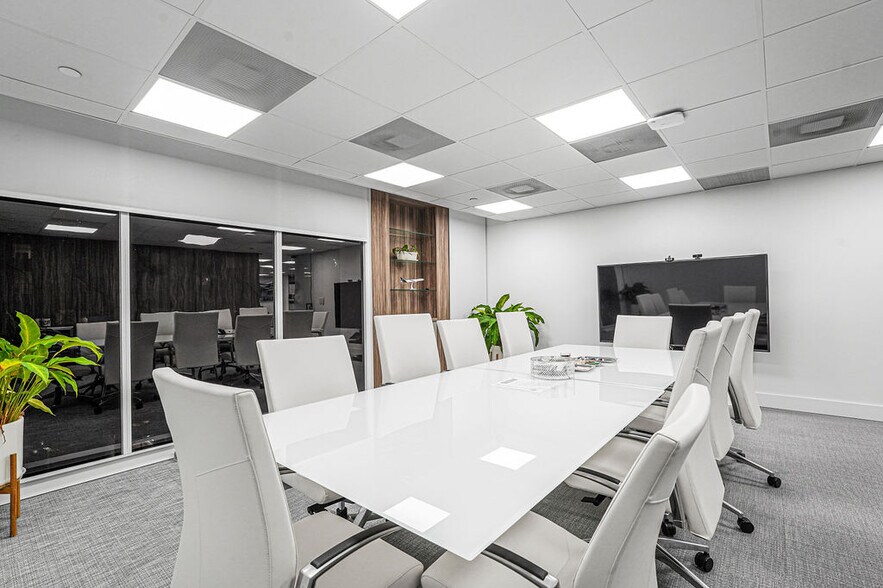 More Photos Of 1110 Brickell Ave, Miami Office For Sale