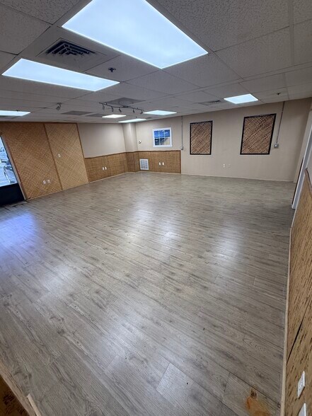 More Photos Of 1227-1285 Commons Ct, Clermont Warehouse For Lease