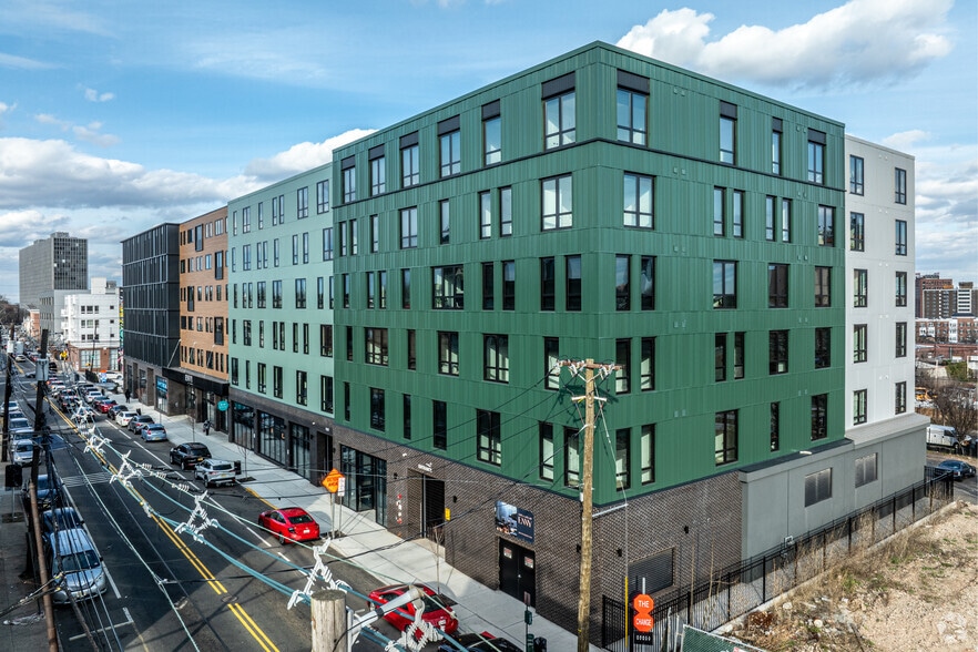 More Photos Of 58-84 Norfolk St, Newark Apartments For Lease