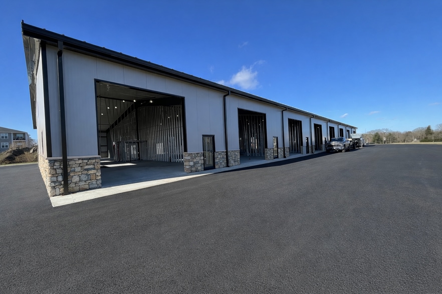 More Photos Of 128 Newbury St, Peabody Unknown For Lease