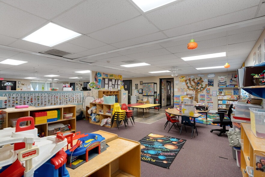 More Photos Of 639 NE 1st St, Crystal River Daycare Center For Sale