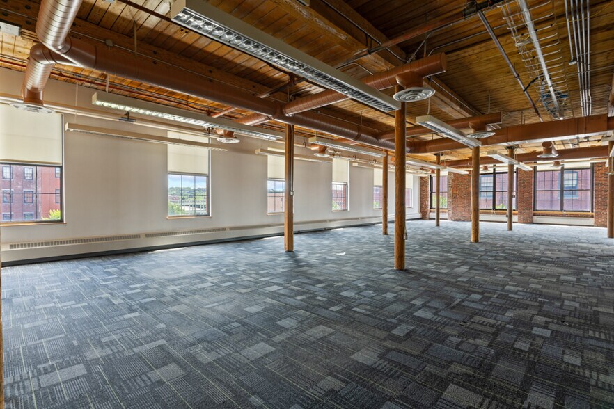 More Photos Of 140 Mill St, Lewiston Office Residential For Sale