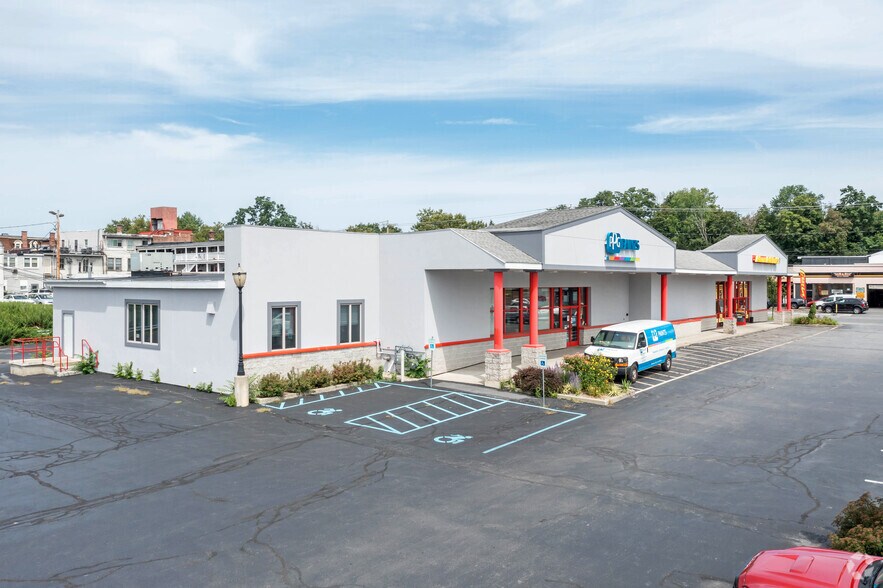 More Photos Of 800 Main St, Poughkeepsie Freestanding For Lease