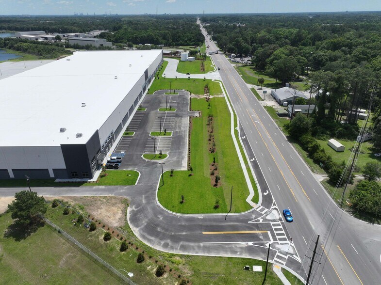 More Photos Of 4704 Ogeechee Rd, Savannah Warehouse For Lease