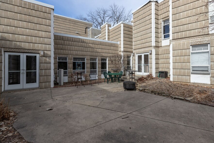 More Photos Of 1727 Walden Ln SW, Rochester Religious Facility For Sale