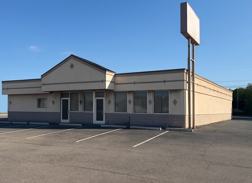 More Photos Of 24758 Southfield Rd, Southfield Restaurant For Sale