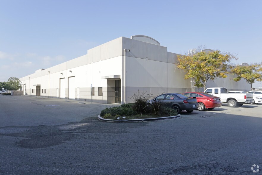 More Photos Of 16882 S Main St, Gardena Warehouse For Lease