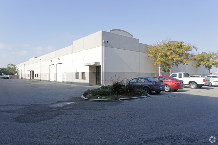 More Photos Of 16882 S Main St, Gardena Warehouse For Lease