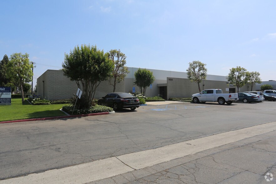 More Photos Of 1402-1408 N Batavia St, Orange Flex For Lease