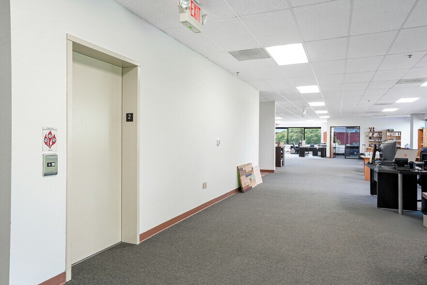 More Photos Of 1852 Fescue St SE, Albany Office For Sale