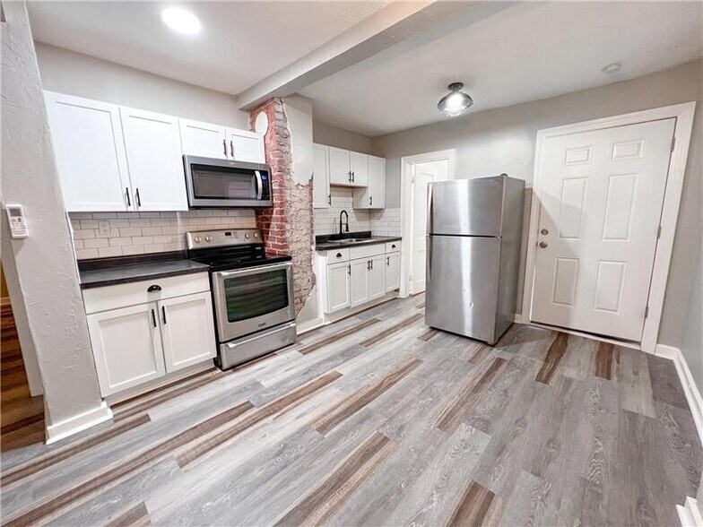 More Photos Of 844 Washington Blvd, Kansas City Apartments For Sale