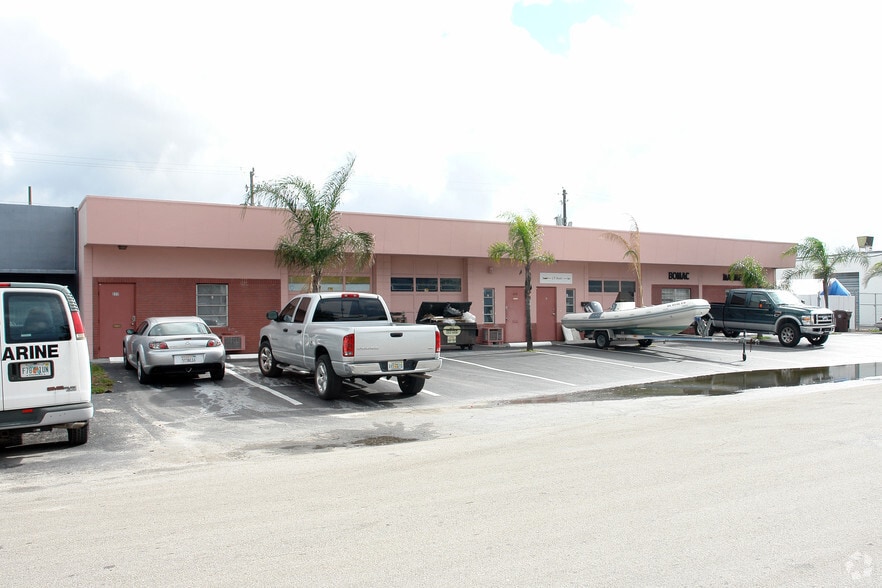 More Photos Of 271-277 SW 33rd St, Fort Lauderdale Warehouse For Lease