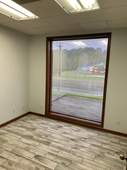 More Photos Of 338 N University Dr, Nacogdoches Office For Lease