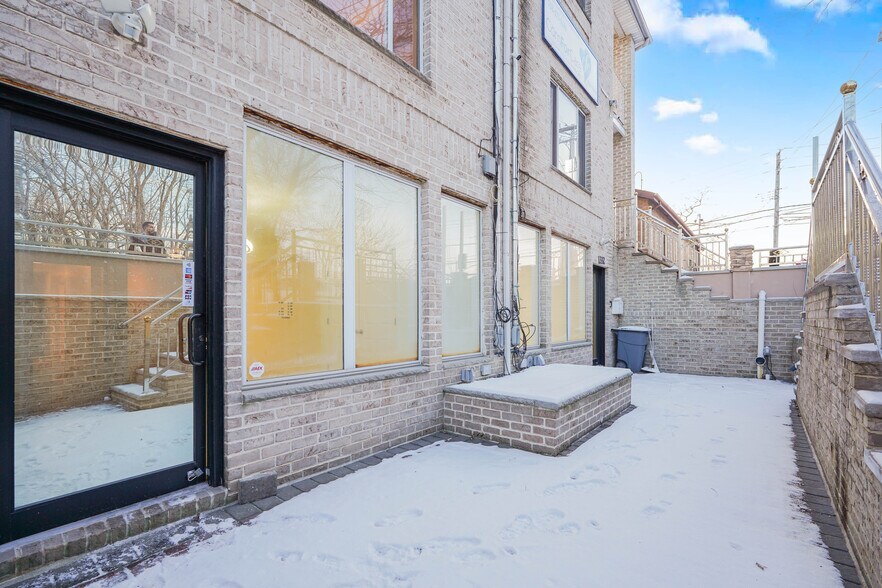 Primary Photo Of 1330-1332 Rockland Ave, Staten Island Medical For Lease