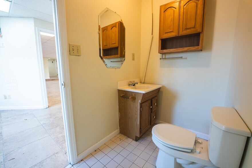 More Photos Of 690 N Franklin St, Christiansburg Office For Sale