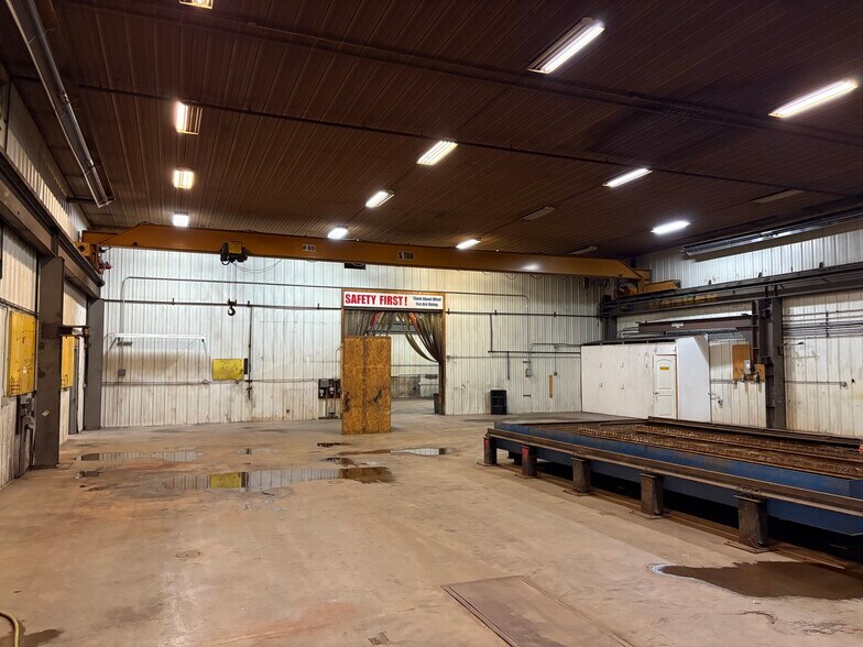 More Photos Of 405 John Ave, Superior Auto Repair For Lease