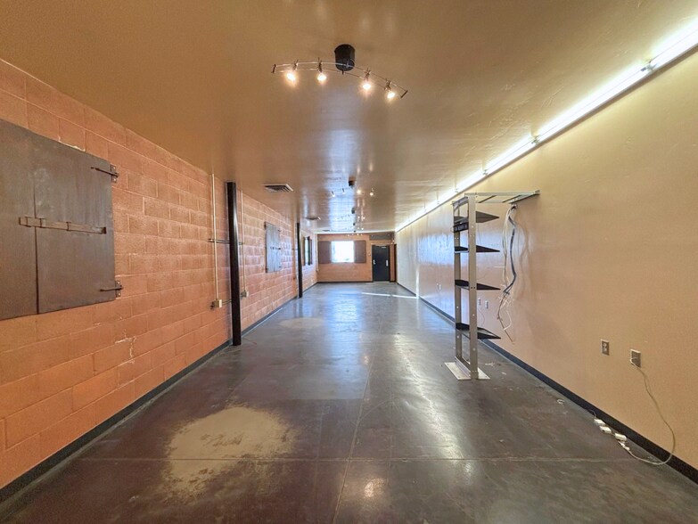 More Photos Of 3801 W Pacific Ave, Sacramento Warehouse For Lease