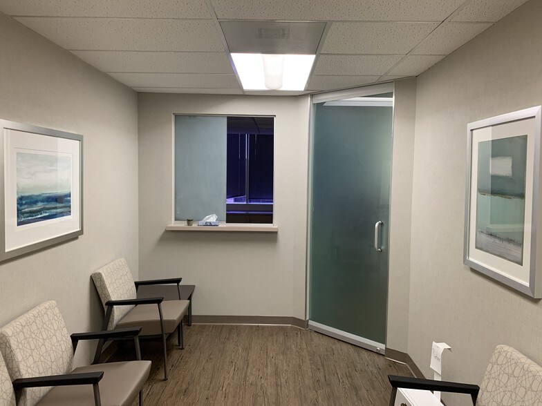More Photos Of 2080 Century Park E, Los Angeles Medical For Lease