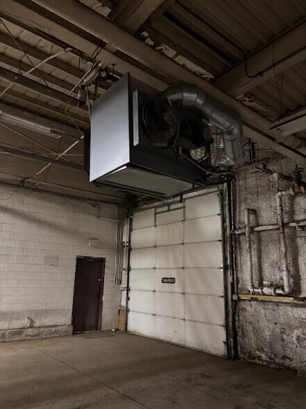 More Photos Of 350 S Mill St, Plymouth Manufacturing For Lease