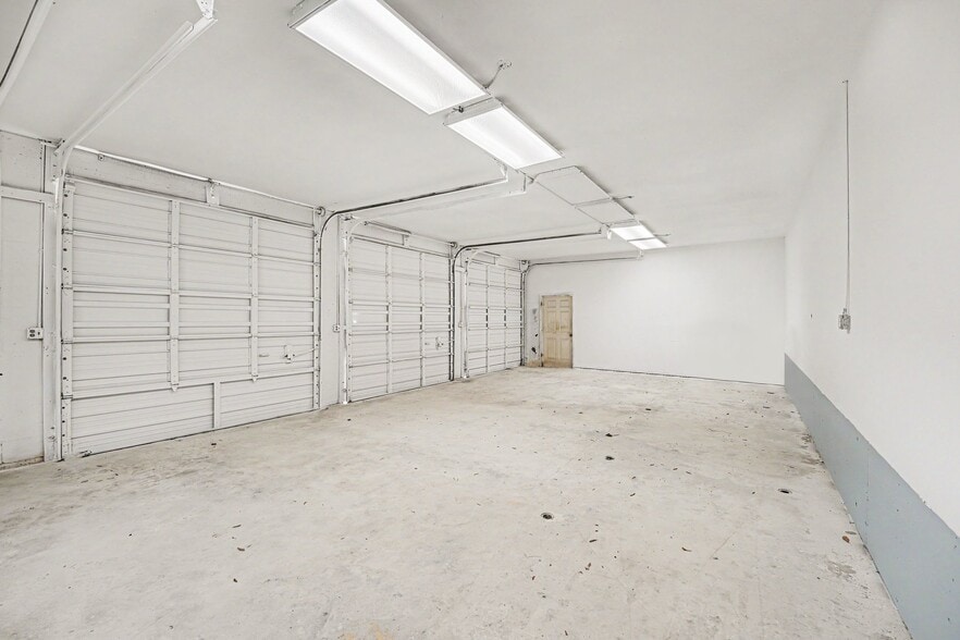 More Photos Of 7731 Industrial Rd, Melbourne Warehouse For Lease