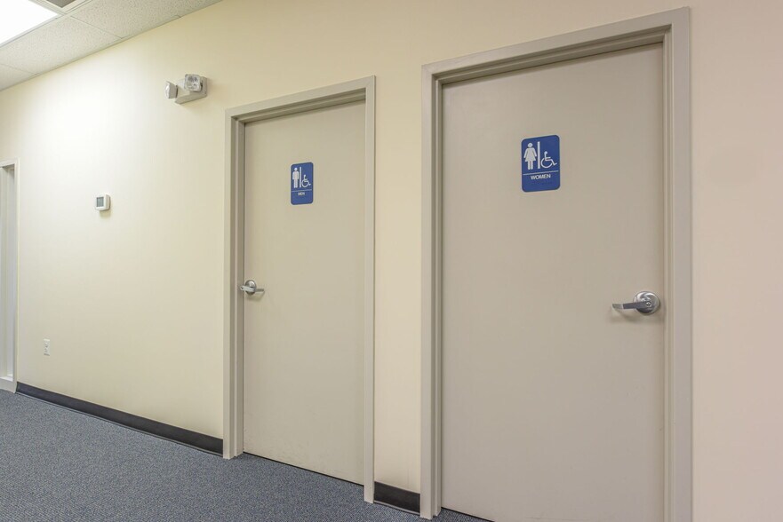 More Photos Of 3619 Richmond Hwy, Stafford Light Distribution For Lease