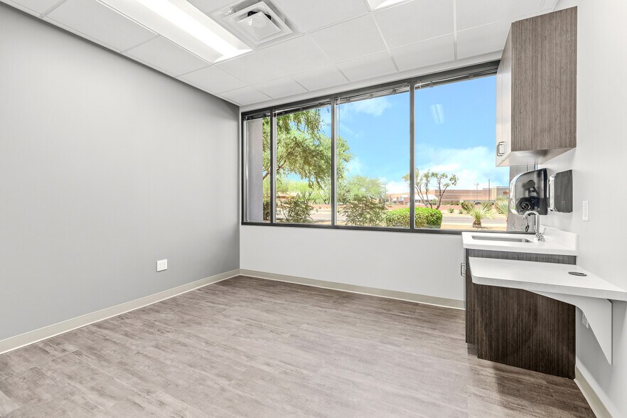 More Photos Of 9977 N 90th St, Scottsdale Medical For Lease