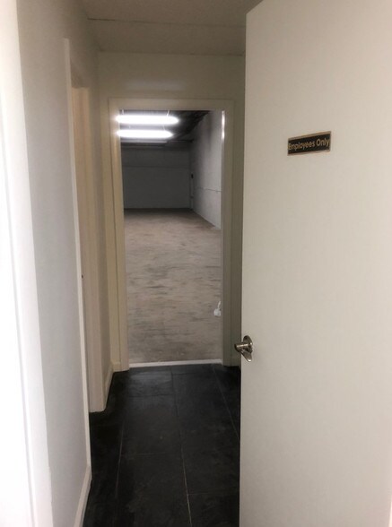 More Photos Of 100 SW 15th St, Fort Lauderdale Warehouse For Lease