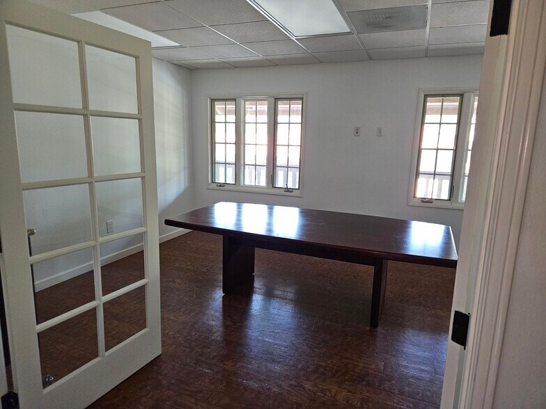 More Photos Of 630 Alta Vista Dr, Vista Office For Sale