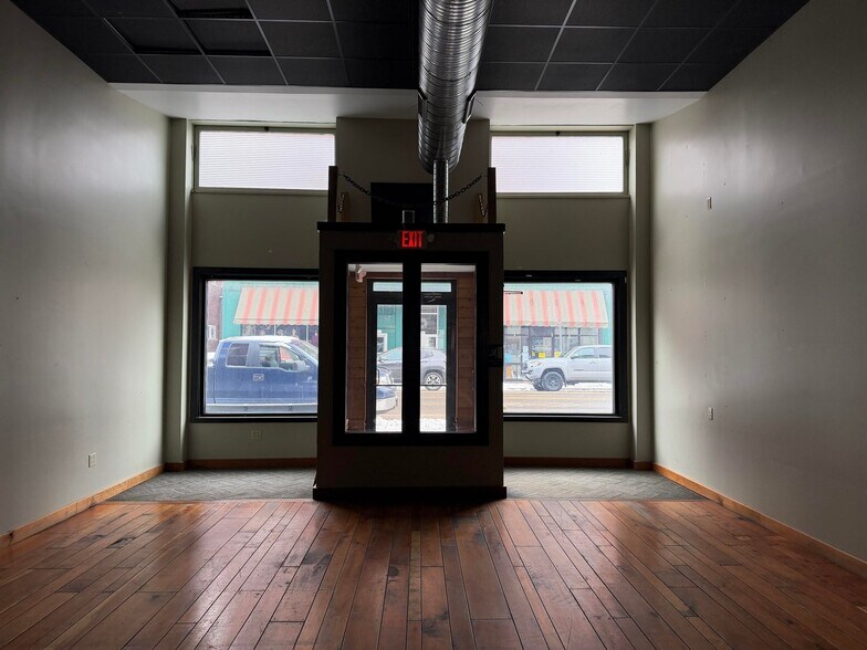 More Photos Of 103 N Fraley St, Kane Restaurant For Sale