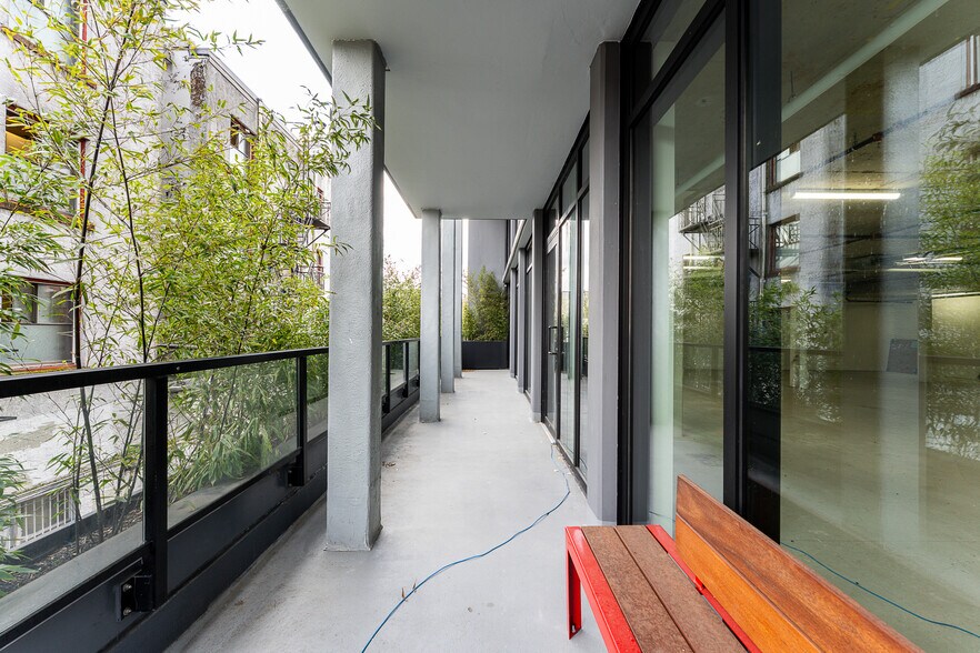 More Photos Of 241 Keefer St, Vancouver Multifamily For Sale