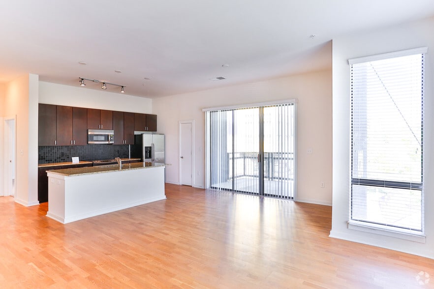 More Photos Of 810 E 7th St, Charlotte Apartments For Lease